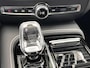 Volvo V60 2.0 T8 Plug-in hybrid AWD Plus Dark / Dealer onderhouden / Leder / Panorama schuifdak / Elektrisch verstelbare stoelen met memory / Elektrische achterklep / Adaptive Cruise Control / Stuur-, stoel- & achterbankverwarming / Camera / Apple Carplay/Android Auto / 18" Lichtmetalen velgen /