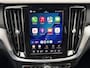 Volvo V60 2.0 T8 Plug-in hybrid AWD Plus Dark / Dealer onderhouden / Leder / Panorama schuifdak / Elektrisch verstelbare stoelen met memory / Elektrische achterklep / Adaptive Cruise Control / Stuur-, stoel- & achterbankverwarming / Camera / Apple Carplay/Android Auto / 18" Lichtmetalen velgen /