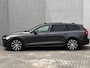 Volvo V60 2.0 T8 Plug-in hybrid AWD Plus Dark / Dealer onderhouden / Leder / Panorama schuifdak / Elektrisch verstelbare stoelen met memory / Elektrische achterklep / Adaptive Cruise Control / Stuur-, stoel- & achterbankverwarming / Camera / Apple Carplay/Android Auto / 18" Lichtmetalen velgen /