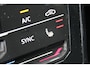 Volkswagen T-Cross 1.0 TSI 110pk Style DSG Automaat Black style / Navigatie / LM 18 inch / LED / Parkeersensoren / Camera A / Afn. trekhaak