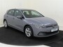 Volkswagen Golf 1.0 TSI Life | Achteruitrijcamera | Adaptieve cruise control | Navigatie | 3-zone airco | CarPlay | Dodehoek detectie | Draadloze telefoonlader |