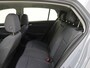 Volkswagen Golf 1.0 TSI Life | Achteruitrijcamera | Adaptieve cruise control | Navigatie | 3-zone airco | CarPlay | Dodehoek detectie | Draadloze telefoonlader |
