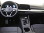 Volkswagen Golf 1.0 TSI Life | Achteruitrijcamera | Adaptieve cruise control | Navigatie | 3-zone airco | CarPlay | Dodehoek detectie | Draadloze telefoonlader |
