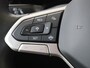Volkswagen Golf 1.0 TSI Life | Achteruitrijcamera | Adaptieve cruise control | Navigatie | 3-zone airco | CarPlay | Dodehoek detectie | Draadloze telefoonlader |