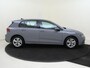 Volkswagen Golf 1.0 TSI Life | Achteruitrijcamera | Adaptieve cruise control | Navigatie | 3-zone airco | CarPlay | Dodehoek detectie | Draadloze telefoonlader |
