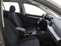 Volkswagen Golf 1.0 TSI Life | Achteruitrijcamera | Adaptieve cruise control | Navigatie | 3-zone airco | CarPlay | Dodehoek detectie | Draadloze telefoonlader |