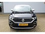 Volkswagen T-Roc 1.0 TSI Style | Incl. 12 maanden Garantie | Adaptive cruise controle | Navigatie | Draadloze telefoonlader | Climate controle | Apple CarPlay/Android Auto | Elektrische kofferbakklep | Parkeersensoren V+A | Virtual cockpit | Origineel NL Auto | NAP |