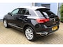 Volkswagen T-Roc 1.0 TSI Style | Incl. 12 maanden Garantie | Adaptive cruise controle | Navigatie | Draadloze telefoonlader | Climate controle | Apple CarPlay/Android Auto | Elektrische kofferbakklep | Parkeersensoren V+A | Virtual cockpit | Origineel NL Auto | NAP |