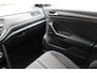 Volkswagen T-Roc 1.0 TSI Style | Incl. 12 maanden Garantie | Adaptive cruise controle | Navigatie | Draadloze telefoonlader | Climate controle | Apple CarPlay/Android Auto | Elektrische kofferbakklep | Parkeersensoren V+A | Virtual cockpit | Origineel NL Auto | NAP |