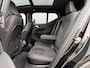 Volvo XC40 B3 AUT7 163PK Ultimate Dark Black Edition | Panoramadak | Harman Kardon audio | 20” Lichtmetalen velgen | Getint glas | Verwarmbare voorstoelen & stuurwiel | Trekhaak semi elektrisch inklapbaar | Verwarmbare Voorruit | Adaptieve Cruise Control | BLIS Dodehoekdetectie