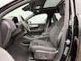 Volvo XC40 B3 AUT7 163PK Ultimate Dark Black Edition | Panoramadak | Harman Kardon audio | 20” Lichtmetalen velgen | Getint glas | Verwarmbare voorstoelen & stuurwiel | Trekhaak semi elektrisch inklapbaar | Verwarmbare Voorruit | Adaptieve Cruise Control | BLIS Dodehoekdetectie