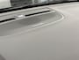 Volvo XC40 B3 AUT7 163PK Ultimate Dark Black Edition | Panoramadak | Harman Kardon audio | 20” Lichtmetalen velgen | Getint glas | Verwarmbare voorstoelen & stuurwiel | Trekhaak semi elektrisch inklapbaar | Verwarmbare Voorruit | Adaptieve Cruise Control | BLIS Dodehoekdetectie