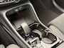 Volvo XC40 B3 AUT7 163PK Ultimate Dark Black Edition | Panoramadak | Harman Kardon audio | 20” Lichtmetalen velgen | Getint glas | Verwarmbare voorstoelen & stuurwiel | Trekhaak semi elektrisch inklapbaar | Verwarmbare Voorruit | Adaptieve Cruise Control | BLIS Dodehoekdetectie
