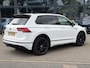 Volkswagen Tiguan 1.5 TSI ACT Highline Business R R LINE | PANORAMA DAK | DIGIT. DASHB. | CAMERA | ODERH. HISTORIE | CAR PLAY | TREKHAAK