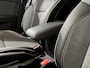 Renault Clio 145PK E-Tech Full Hybrid Techno Automaat | Digital Cockpit | 9,3" Navi | Climate Control | Apple CarPlay/Android Auto | Camera | Cruise Control | Armsteun | Lichtmetalen Velgen Hoogglans Zwart |
