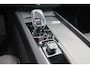 Volvo XC60 T8 Recharge AWD Plus Black Edition - Panorama/schuifdak - IntelliSafe Assist & Surround - Harman/Kardon audio - Adaptieve LED koplampen - Parkeercamera achter - Verwarmde voorstoelen, stuur & achterbank - Parkeersensoren voor & achter - Elektr. bedienb. voorstoelen met geheugen - Draadloze tel. lader - Extra getint glas - Inklapbare trekhaak - 21' LMV