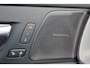 Volvo XC60 T8 Recharge AWD Plus Black Edition - Panorama/schuifdak - IntelliSafe Assist & Surround - Harman/Kardon audio - Adaptieve LED koplampen - Parkeercamera achter - Verwarmde voorstoelen, stuur & achterbank - Parkeersensoren voor & achter - Elektr. bedienb. voorstoelen met geheugen - Draadloze tel. lader - Extra getint glas - Inklapbare trekhaak - 21' LMV