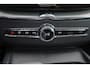 Volvo XC60 T8 Recharge AWD Plus Black Edition - Panorama/schuifdak - IntelliSafe Assist & Surround - Harman/Kardon audio - Adaptieve LED koplampen - Parkeercamera achter - Verwarmde voorstoelen, stuur & achterbank - Parkeersensoren voor & achter - Elektr. bedienb. voorstoelen met geheugen - Draadloze tel. lader - Extra getint glas - Inklapbare trekhaak - 21' LMV