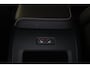 Volvo XC60 T8 Recharge AWD Plus Black Edition - Panorama/schuifdak - IntelliSafe Assist & Surround - Harman/Kardon audio - Adaptieve LED koplampen - Parkeercamera achter - Verwarmde voorstoelen, stuur & achterbank - Parkeersensoren voor & achter - Elektr. bedienb. voorstoelen met geheugen - Draadloze tel. lader - Extra getint glas - Inklapbare trekhaak - 21' LMV