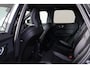 Volvo XC60 T8 Recharge AWD Plus Black Edition - Panorama/schuifdak - IntelliSafe Assist & Surround - Harman/Kardon audio - Adaptieve LED koplampen - Parkeercamera achter - Verwarmde voorstoelen, stuur & achterbank - Parkeersensoren voor & achter - Elektr. bedienb. voorstoelen met geheugen - Draadloze tel. lader - Extra getint glas - Inklapbare trekhaak - 21' LMV