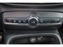 Volvo XC40 B3 Ultra Dark - Panorama/schuifdak - IntelliSafe Assist & Surround - 360º Camera - Harman/Kardon audio - Adaptieve LED koplampen - Verwarmde voorstoelen & stuur - Parkeersensoren voor & achter - Elektr. bedienb. voorstoelen met geheugen links - Draadloze tel. lader - Standkachel - Extra getint glas - 19' LMV