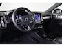 Volvo XC40 B3 Ultra Dark - Panorama/schuifdak - IntelliSafe Assist & Surround - 360º Camera - Harman/Kardon audio - Adaptieve LED koplampen - Verwarmde voorstoelen & stuur - Parkeersensoren voor & achter - Elektr. bedienb. voorstoelen met geheugen links - Draadloze tel. lader - Standkachel - Extra getint glas - 19' LMV