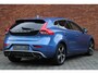 Volvo V40 T4 Business Sport | Luxury Line | Panoramadak | Lederen Bekleding | Verwarmbare Voorstoelen | Parkeercamera | Standkachel | 17'' Lichtmetalen Velgen | Cruise Control | Navigatie | Bluetooth Telefonie & Multimedia