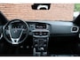 Volvo V40 T4 Business Sport | Luxury Line | Panoramadak | Lederen Bekleding | Verwarmbare Voorstoelen | Parkeercamera | Standkachel | 17'' Lichtmetalen Velgen | Cruise Control | Navigatie | Bluetooth Telefonie & Multimedia