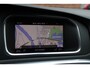 Volvo V40 T4 Business Sport | Luxury Line | Panoramadak | Lederen Bekleding | Verwarmbare Voorstoelen | Parkeercamera | Standkachel | 17'' Lichtmetalen Velgen | Cruise Control | Navigatie | Bluetooth Telefonie & Multimedia
