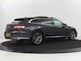 Volkswagen Arteon Shooting Brake 1.4 TSI eHybrid R-Line Business+ | SOH 91,1% | Panoramadak | Trekhaak | Stoelverwarming | Matrix LED | Carplay | Sfeerverlichting | Adaptive cruise | Leder/Alcantara | PHEV | Plug In
