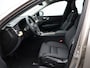 Volvo XC60 T6 AWD Plug-in hybrid Ultra Dark / Trekhaak / Luchtvering / Panoramadak / Head-Up Display / Harman Kardon / 360 Camera / Stoel+Stuurverwarming / BLIS /