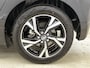 Toyota Yaris 1.5 Hybrid 115 Dynamic Comfort Pack | BTW Voertuig | Dodehoekdetectie | Stoel+stuurverwarming | Parkeersensoren Voor+Achter | Draadloze telefoonlader | Cruise Control Adaptive | Apple CarPlay/Android Auto |