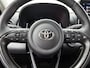 Toyota Yaris 1.5 Hybrid 115 Dynamic Comfort Pack | BTW Voertuig | Dodehoekdetectie | Stoel+stuurverwarming | Parkeersensoren Voor+Achter | Draadloze telefoonlader | Cruise Control Adaptive | Apple CarPlay/Android Auto |