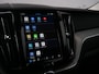 Volvo XC60 2.0 T6 Plug-in hybrid AWD Plus Dark 350 Pk Automaat Navi / Pano-dak / 360 Camera / Apple Carplay / Harman Kardon