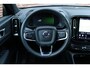 Volvo XC40 Recharge Core 70 kWh | Stoel-/ stuurwielverwarming | All-season banden | Achteruitrijcamera | Parkeersensoren voor + achter | Draadloos telefoon opladen | Apple carplay/ Android auto | 19 inch. lichtmetalen velgen | Adaptieve cruise control | Dak in contrasterende kleur