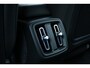 Volvo XC40 Recharge Core 70 kWh | Stoel-/ stuurwielverwarming | All-season banden | Achteruitrijcamera | Parkeersensoren voor + achter | Draadloos telefoon opladen | Apple carplay/ Android auto | 19 inch. lichtmetalen velgen | Adaptieve cruise control | Dak in contrasterende kleur