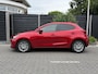 Mazda 2 Luxury 1.5 Skyactiv-G 90PK Navigatie, Achteruitrijcamera, Keyless, Head-Up Display, Stoel & Stuurwielverwarming, Apple Carplay, Android Auto