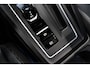 Volkswagen Golf 2.0 TSI R 4Motion Performance Akrapovic HUD