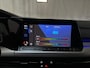 Volkswagen Golf 1.5 TSI Life Business Alcantara Stoelverwarming Camer Sfeerverlichting DAB+