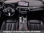 BMW 5-Serie Touring 530i Business Edition Plus | Schuif-/Kanteldak | Navigatie | Camera | Leder |
