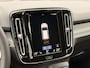 Volvo XC40 T2 AUT8 129PK R-Design | Lederen bekleding | Stoel- & Stuurwielverwarming | Adaptieve Cruise Control met Pilot Assist | BLIS Dodehoekdetectie | Park Assist achter | Sensus full map navigatie | Keyless entry & go