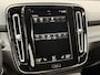 Volvo XC40 T2 AUT8 129PK R-Design | Lederen bekleding | Stoel- & Stuurwielverwarming | Adaptieve Cruise Control met Pilot Assist | BLIS Dodehoekdetectie | Park Assist achter | Sensus full map navigatie | Keyless entry & go