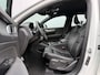 Volvo XC40 T2 AUT8 129PK R-Design | Lederen bekleding | Stoel- & Stuurwielverwarming | Adaptieve Cruise Control met Pilot Assist | BLIS Dodehoekdetectie | Park Assist achter | Sensus full map navigatie | Keyless entry & go