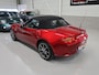 Mazda MX-5 2.0 SkyActiv-G 184 GT-M 184pk Rood metallic Bose 1e eigenaar Camera Leer Navigatie Airco Sportvelgen 17 inch Zeer nette staat Dealer onderhouden Lage km.stand LED