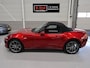 Mazda MX-5 2.0 SkyActiv-G 184 GT-M 184pk Rood metallic Bose 1e eigenaar Camera Leer Navigatie Airco Sportvelgen 17 inch Zeer nette staat Dealer onderhouden Lage km.stand LED