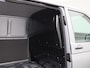 Volkswagen Transporter 2.0 TDI L1H1 150PK GVW 3.200KG | Automaat | Trekhaak | Multifunctioneel Stuurwiel | Verwarmbare Voorruit | Parkeersensoren Voor + Achter | Airco | LED-Koplampen | Adaptive Cruise Control | App-Connect | Achteruitrijcamera | DAB + |