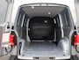Volkswagen Transporter 2.0 TDI L1H1 150PK GVW 3.200KG | Automaat | Trekhaak | Multifunctioneel Stuurwiel | Verwarmbare Voorruit | Parkeersensoren Voor + Achter | Airco | LED-Koplampen | Adaptive Cruise Control | App-Connect | Achteruitrijcamera | DAB + |