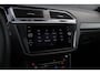 Volkswagen Tiguan 1.5 TSI R-Line | Panoramadak | Trekhaak | Camera | Stoelverwarming |