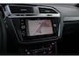 Volkswagen Tiguan 1.5 TSI R-Line | Panoramadak | Trekhaak | Camera | Stoelverwarming |