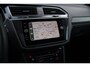 Volkswagen Tiguan 1.5 TSI R-Line | Panoramadak | Trekhaak | Camera | Stoelverwarming |